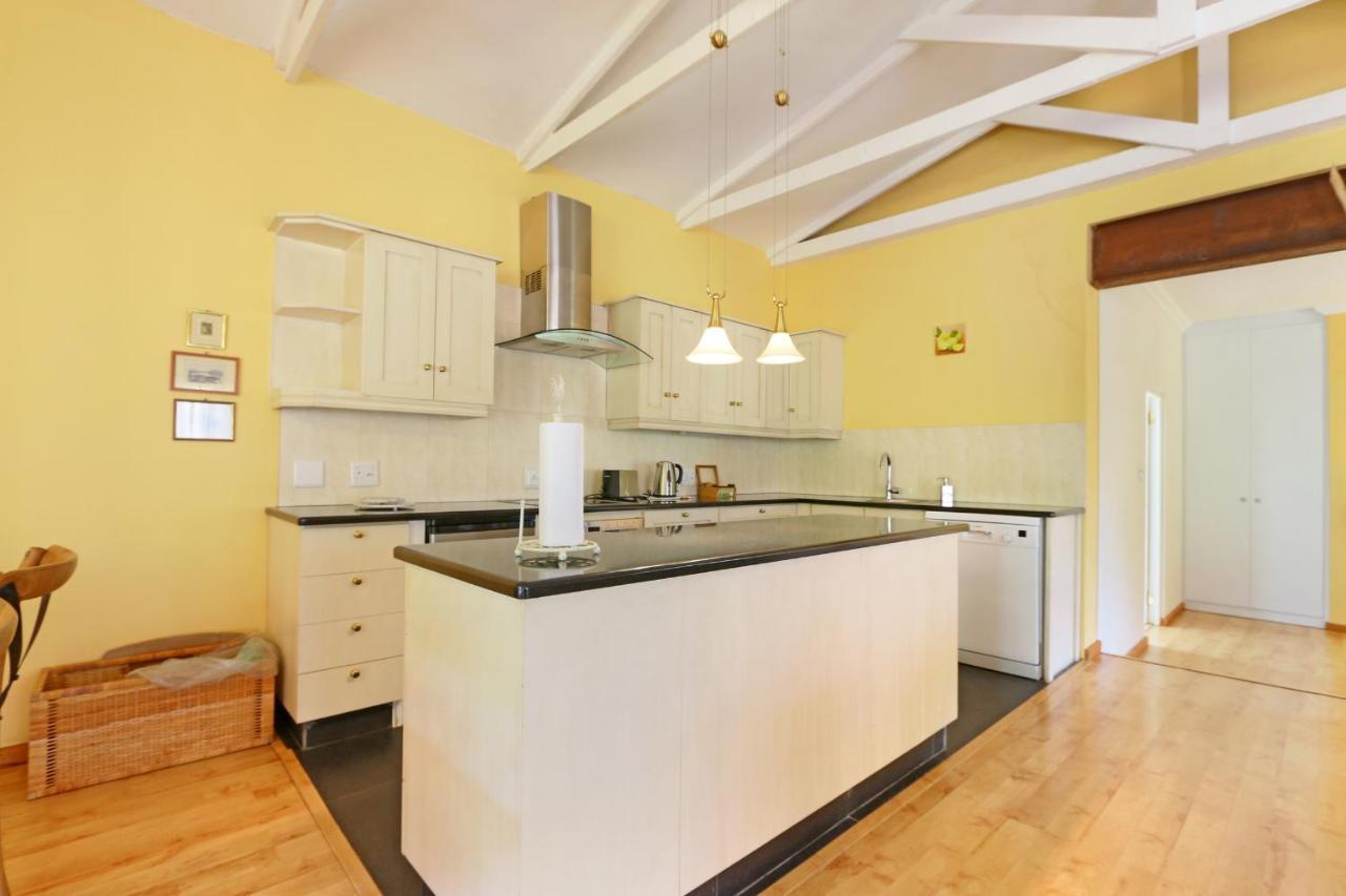 Apricot Gardens Guesthouse خليج غوردونز المظهر الخارجي الصورة